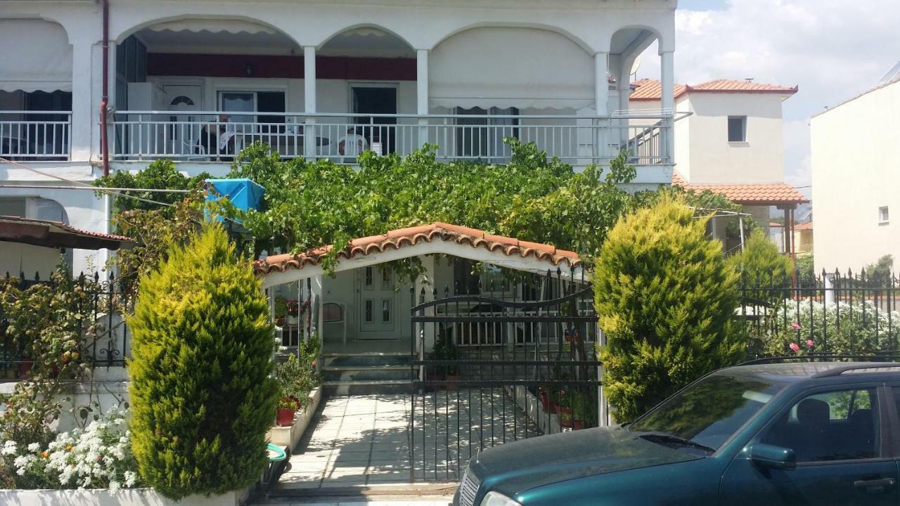 Grigorios Apartments Vrasná Exterior foto